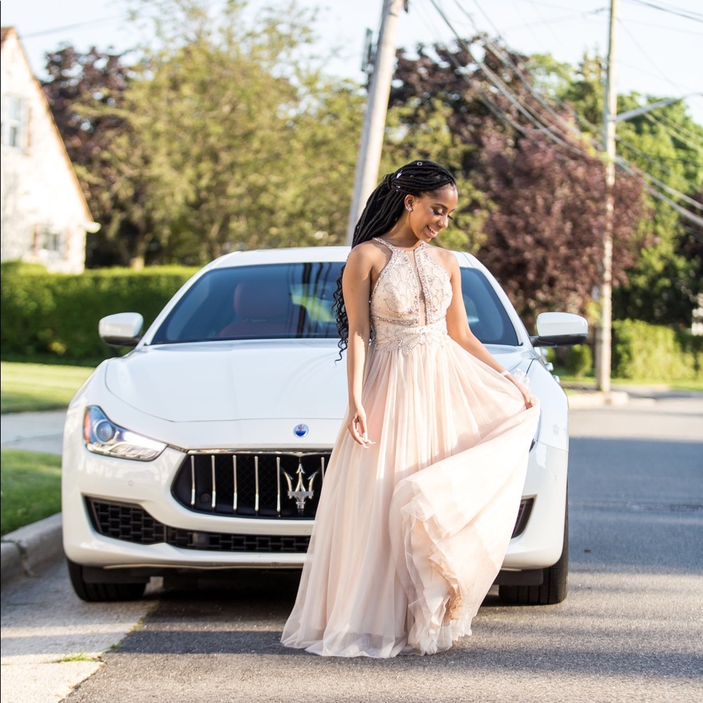 Stunning, gown fit for a queen 👸🏽